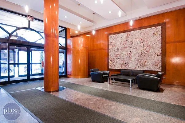 Rented by Plaza Real Estate Group | media 16