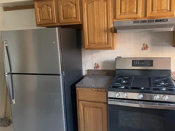 4th image of 10617 Avenue J
