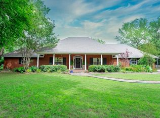 6304 Silver Shade Xing, Van Buren, AR 72956