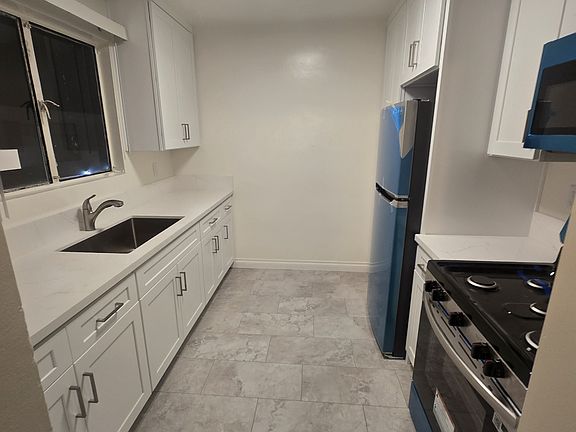 3rd image of 4469 Murietta Ave #16