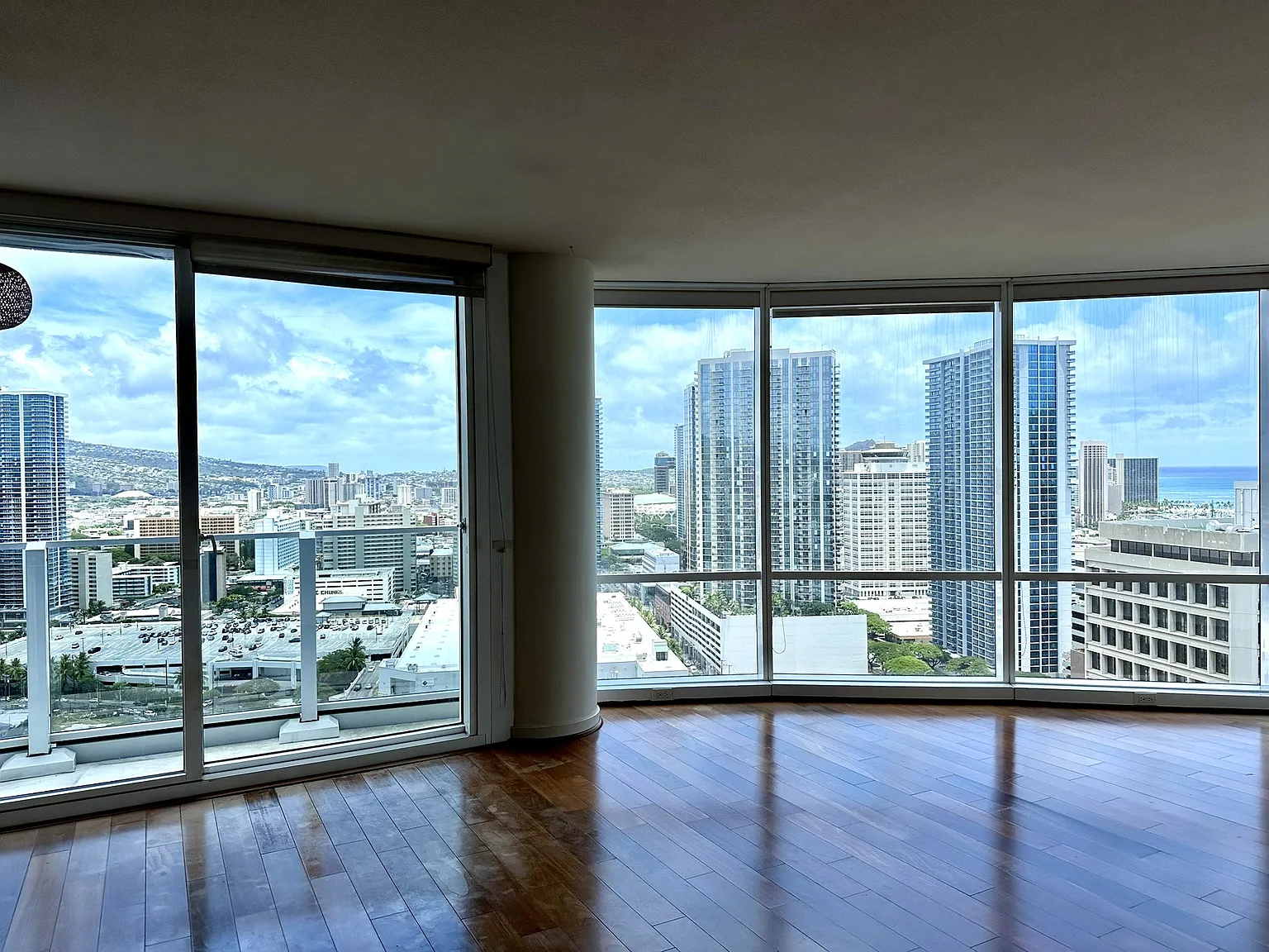 3 bed, 1206 sqft, $4,650 — Photo 2