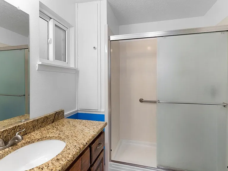 3721 Mary Ellen St NE — Photo 24