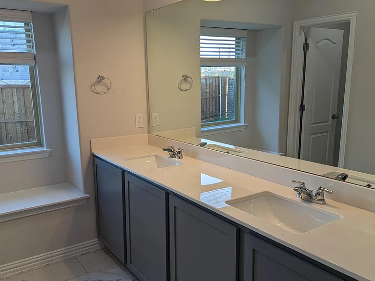 2205 Peters Colony Dr — Photo 7