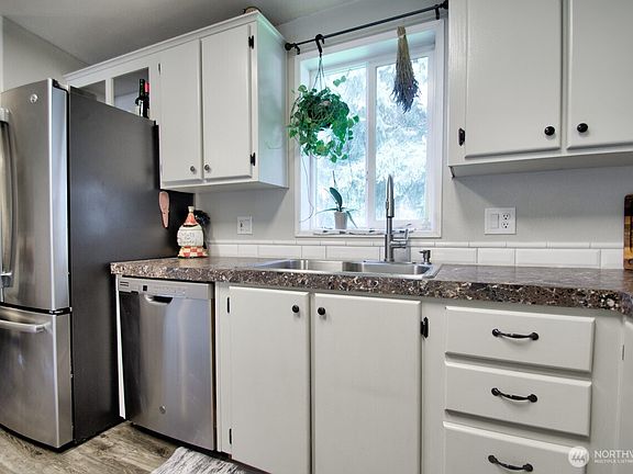 3rd image of 18434 Apricot Street SW