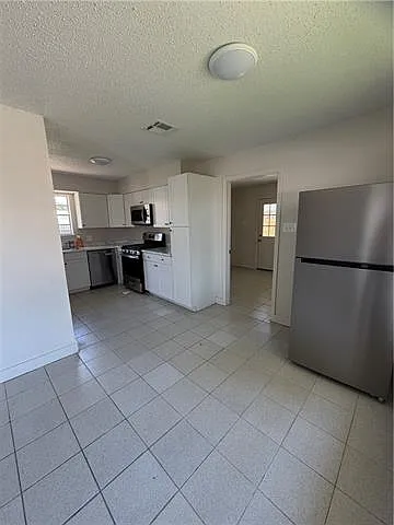 203 E Moreau St — Photo 4