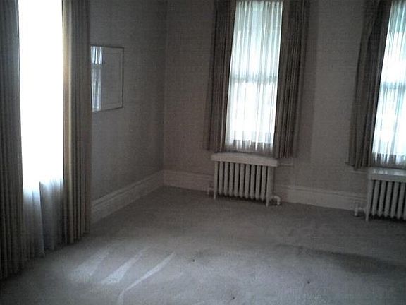 3rd image of 187 Schenck St