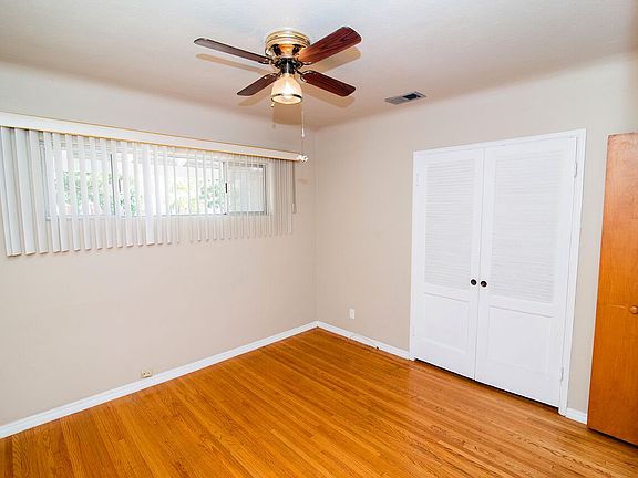 3rd image of 10319 Bowman Ave