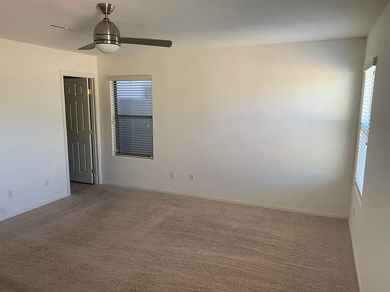 906 E Desert Rose Trl — Photo 20