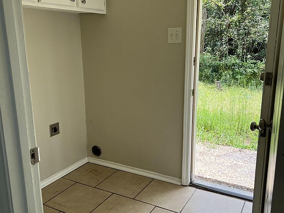 5th image of 13541 Sheldon Ln