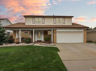 10698 Continental Dr, Taylor, MI 48180