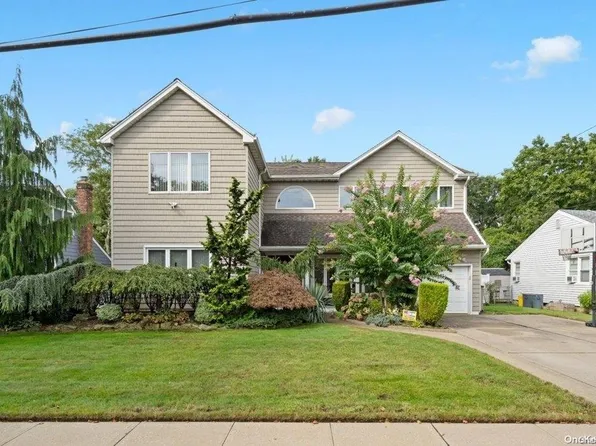 545 Allen Road, Woodmere, NY 11598