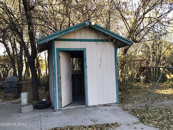 3rd image of 859 N Perkins Ave