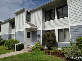 68 Lawson Ln, Ridgefield, CT