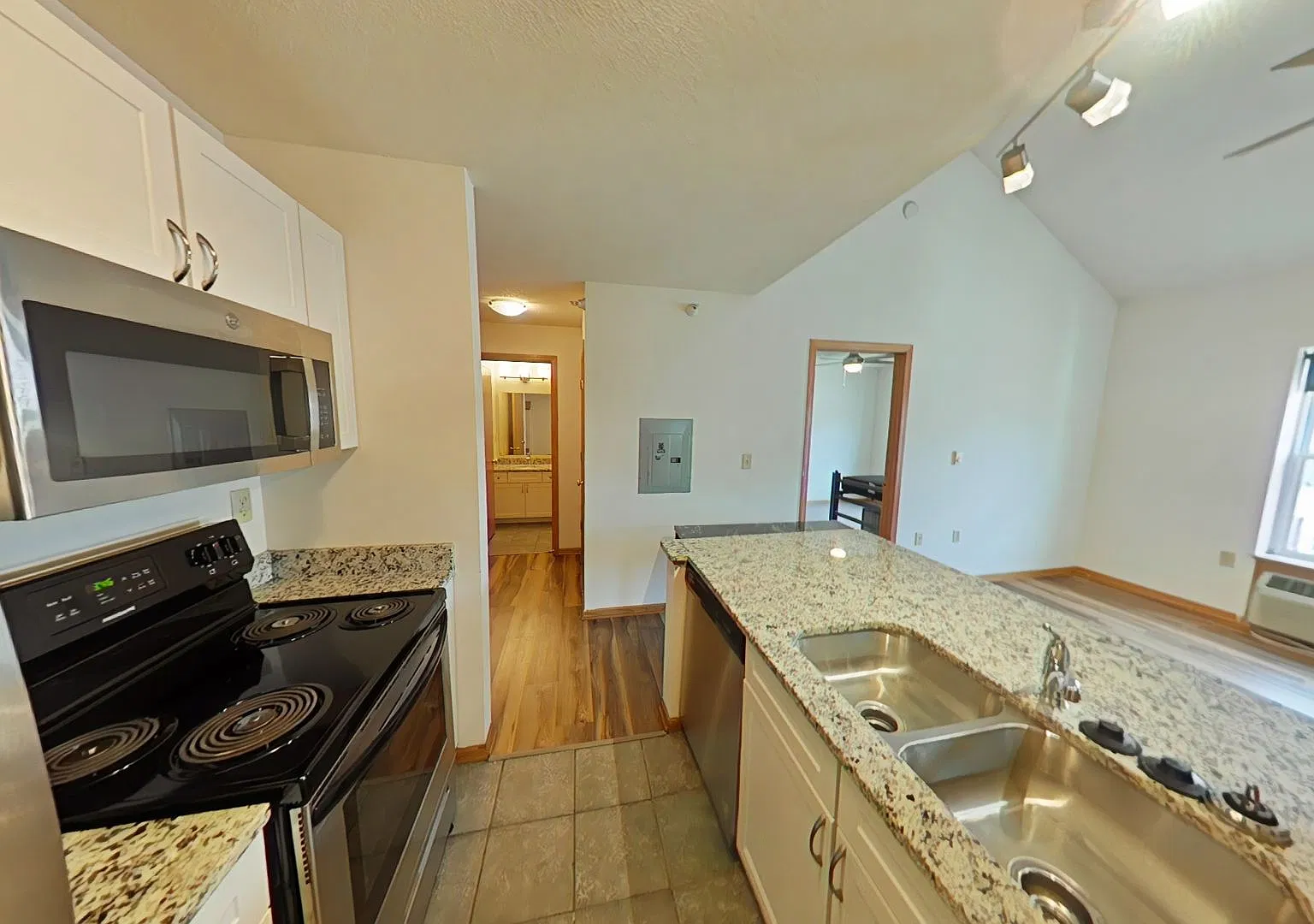 1040 Spring St. — Photo 4