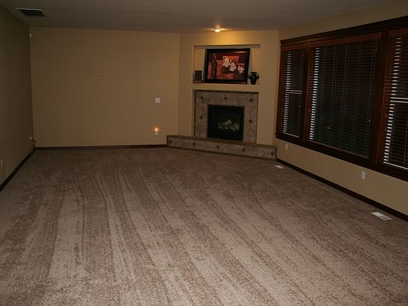 Huge living room w/fireplace