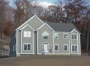 8 Flintlock Trl, Newtown, CT 06470