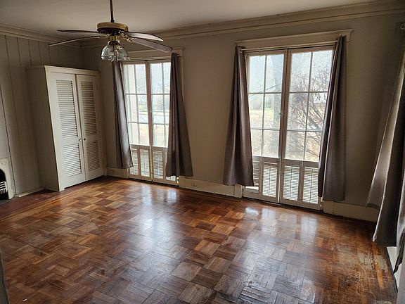 4th image of 682 N Barksdale St