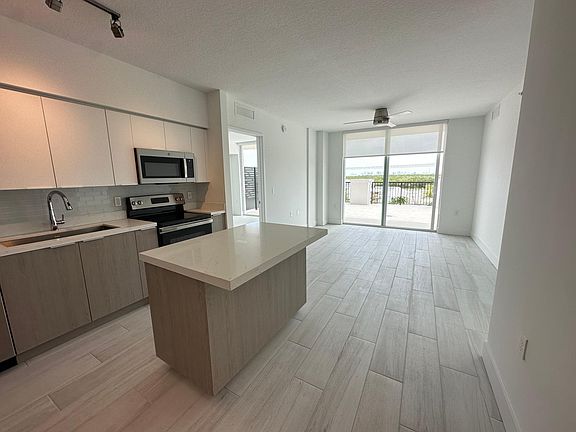 2nd image of 603 E Dania Beach Blvd #323