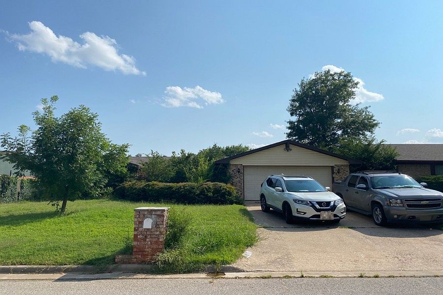 1st image of 7642 NW Folkstone Way