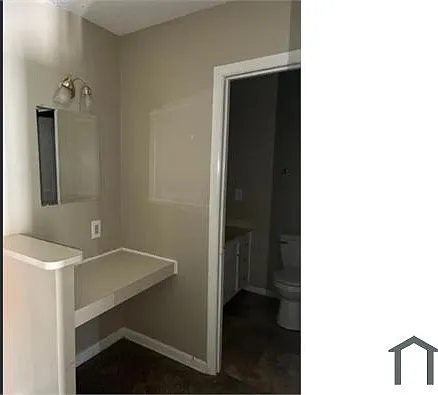 5250 Aquarius Dr #5250 — Photo 2