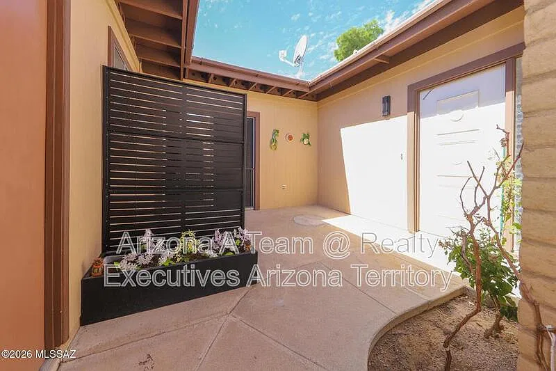 2 bed, 2.0 bath, 1128 sqft, $1,550 — Photo 3