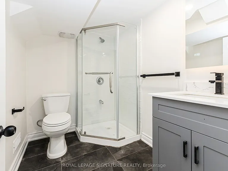 377 Adelaide Ave W — Photo 26