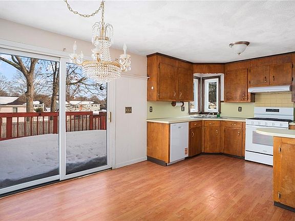 4th image of 247 Asylum Rd