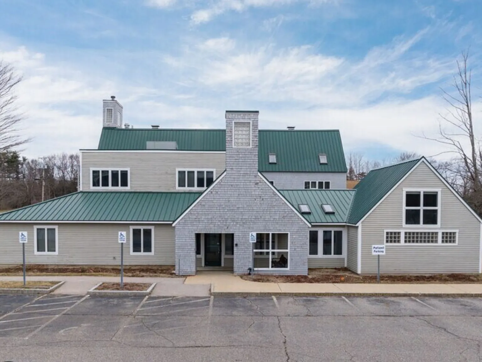 Newly Constructed Building featuring 16 Modern Apartments — Photo 1