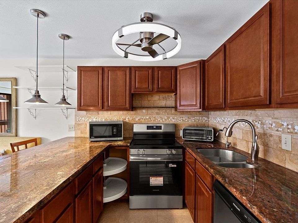 1st image of 3740 Lower Honoapiilani Rd APT D103