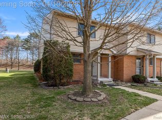 3656 Old Creek Rd, Troy, MI