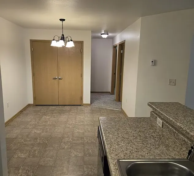 Lakewood Heights Apartments — Photo 23