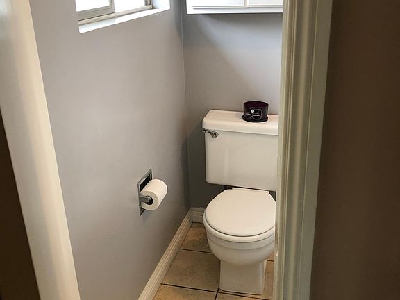 3rd image of 9951 Mina Ave