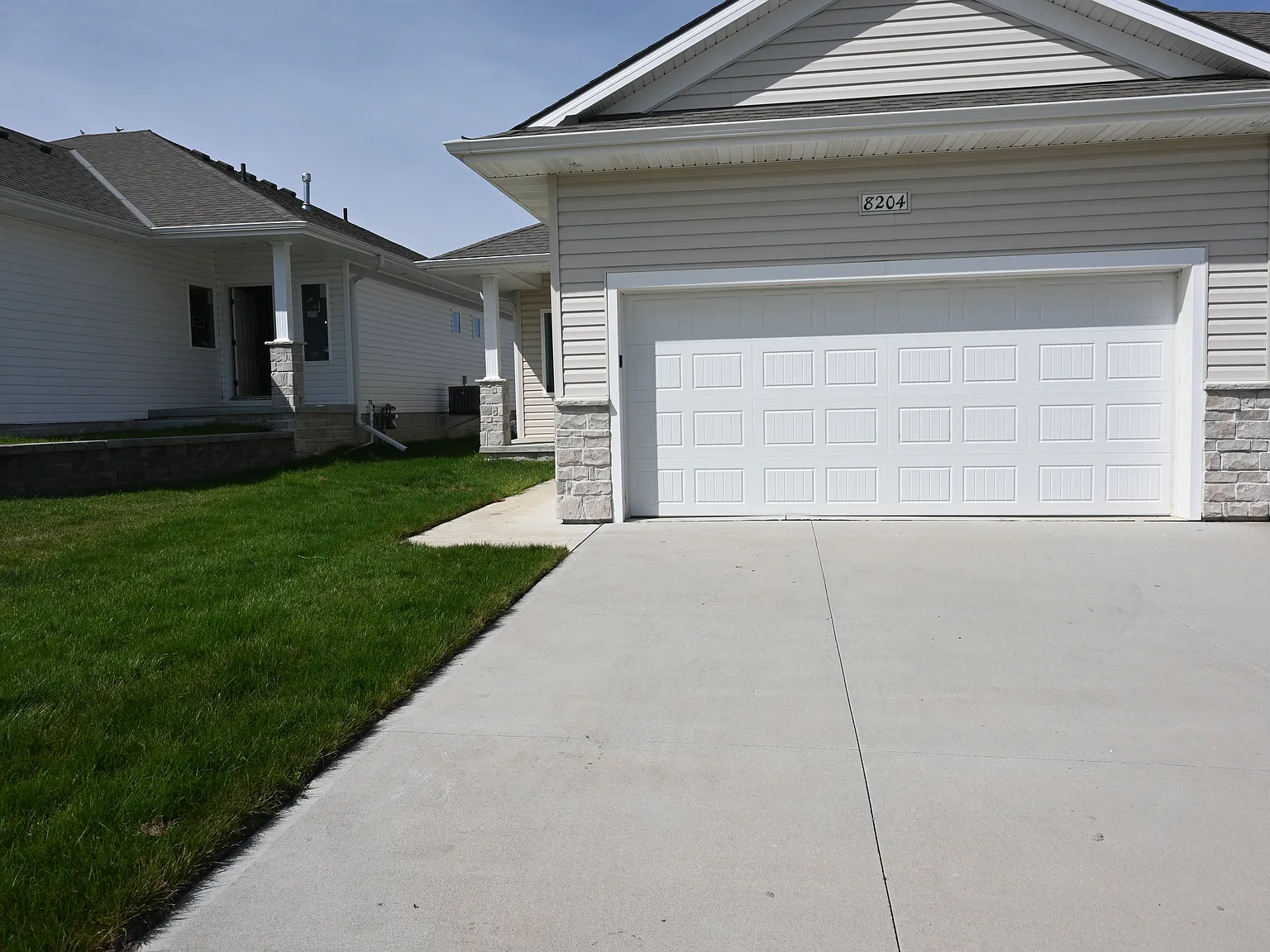 3 bed, 1902 sqft, $2,500 — Photo 3