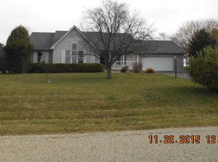10016 Winter Green Dr, Spring Grove, IL 60081