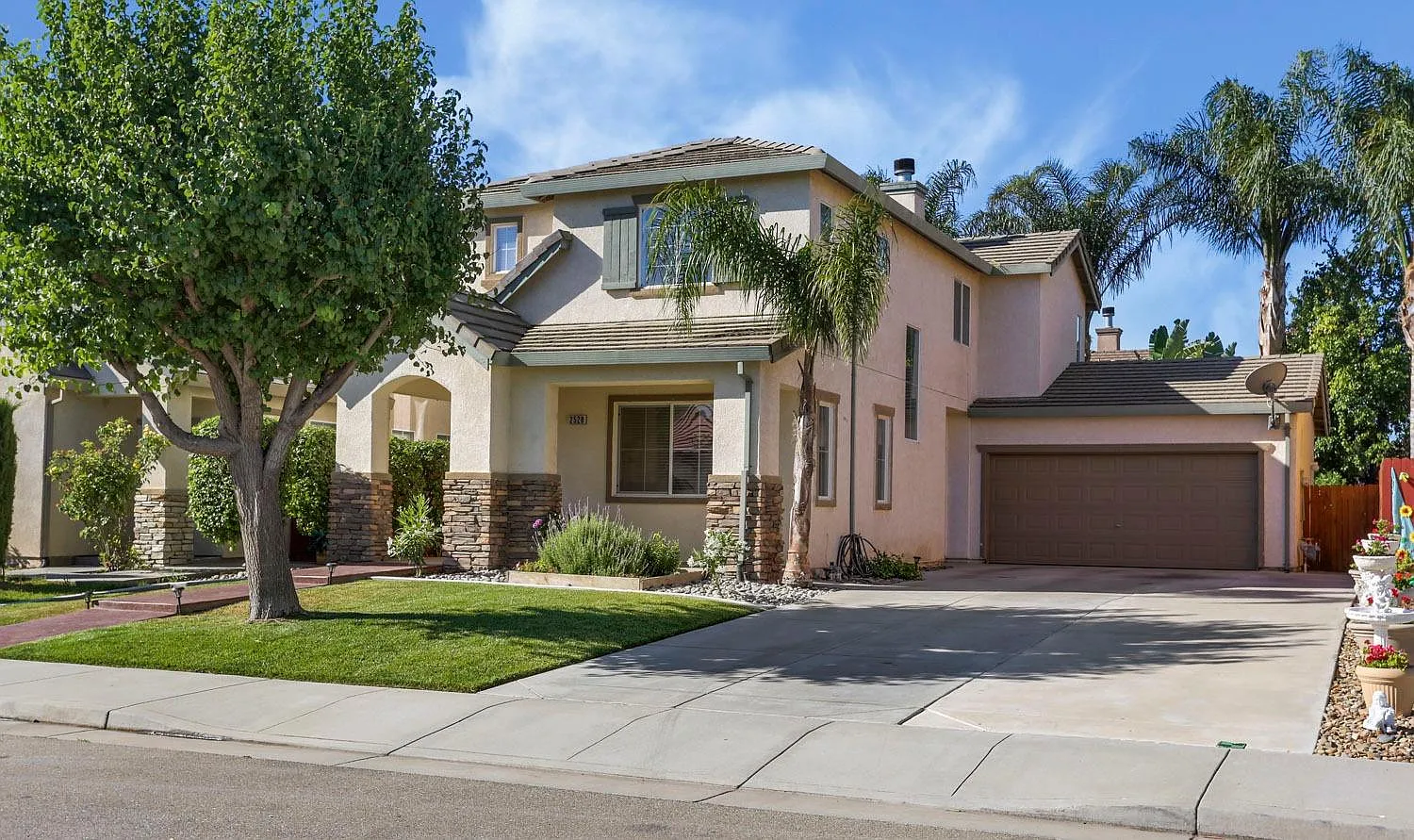 2528 Gaines Ln photo 1