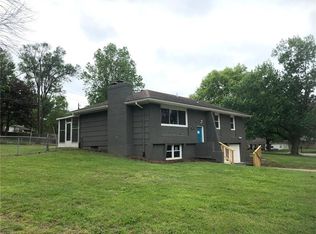 908 SW 14th Street Ter, Blue Springs, MO 64015
