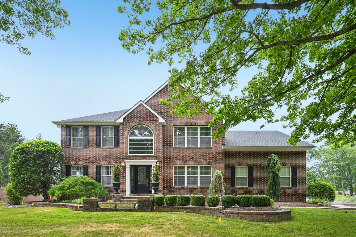 Hidden Oaks Dr-S1707-001.jpg