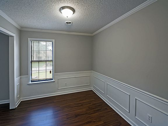 4th image of 3981 Ormand Dr