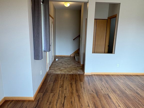 5th image of 7479 Thomas Dr