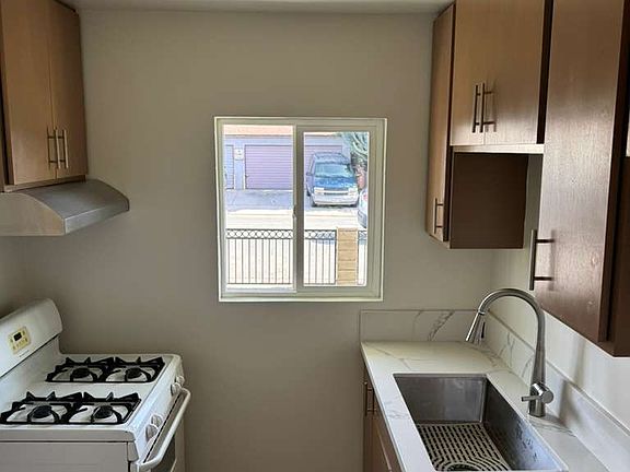 3rd image of 4131 Live Oak St #4141