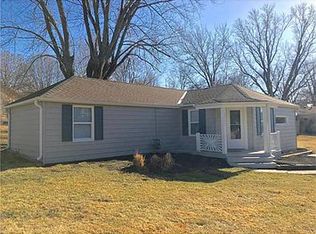 6713 S Elm St, Pleasant Valley, MO 64068