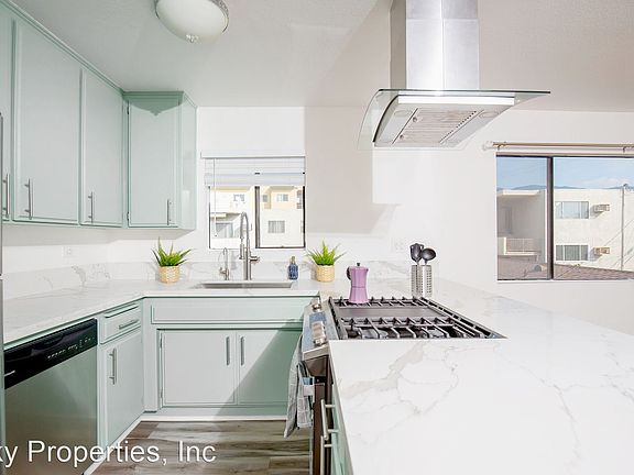 5th image of 604 E Orange Grove Ave #3559855