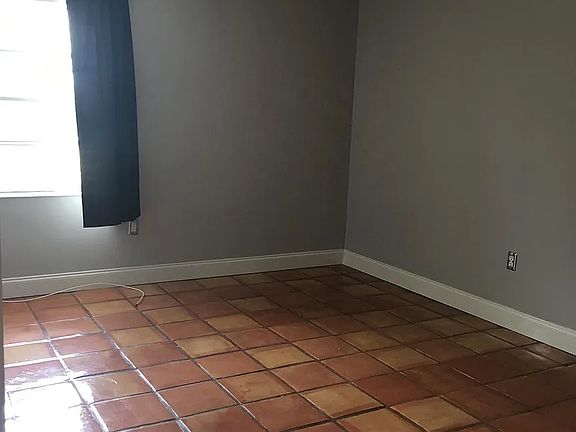 4th image of 9621 SW 77th Ave #B301