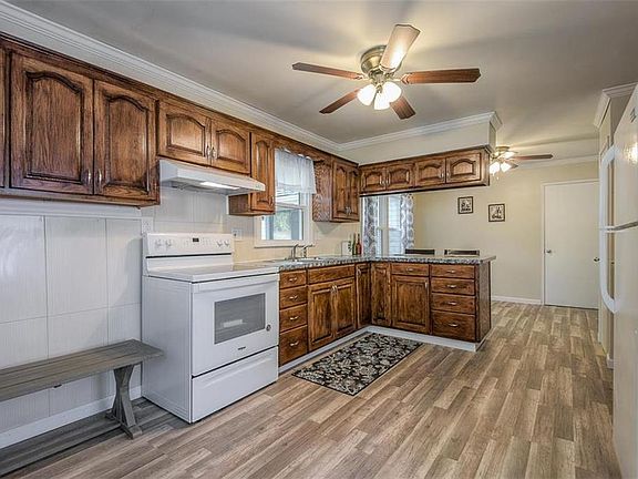 4th image of 2809 S 24th St