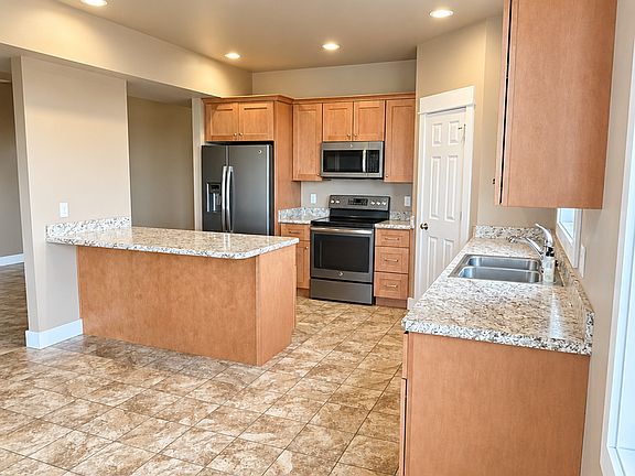 3rd image of 2148 Walter Rd
