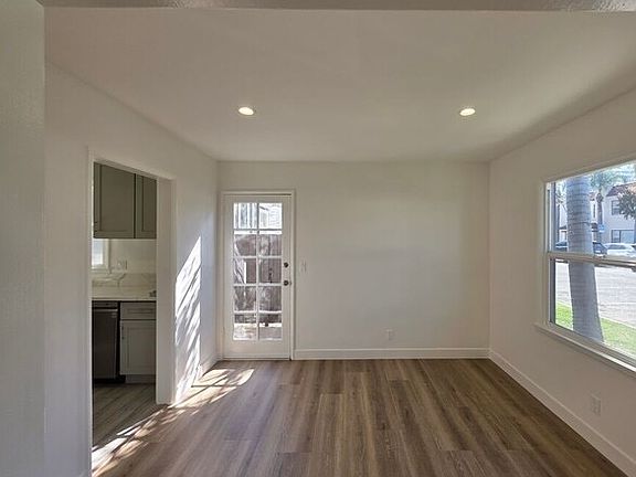 5th image of 102 Gaviota Ave #102