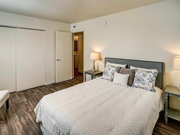 2nd image of 1121 Stainback St #5