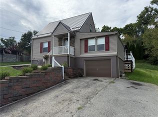 601 N 8th St, Youngwood, PA 15697