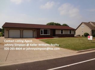 1870 Juneberry Dr, Green Bay, WI 54311