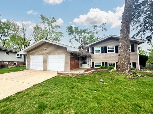 1540 Edgefield Ln, Hoffman Estates, IL 60169